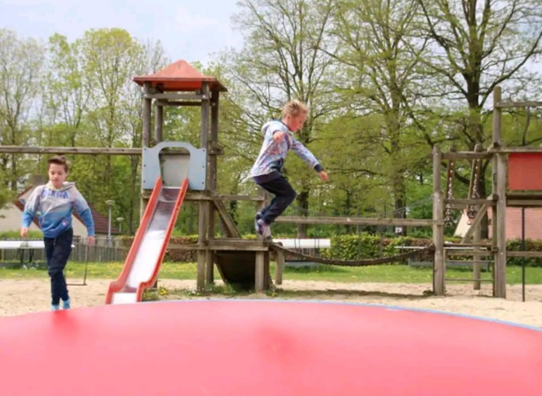 7 Person House With Garden, Firepit, Swimming Lake, Hammock, Child Friendly, In- And Outside Playground, Slide, And Great Coffee Ewijk エクステリア 写真