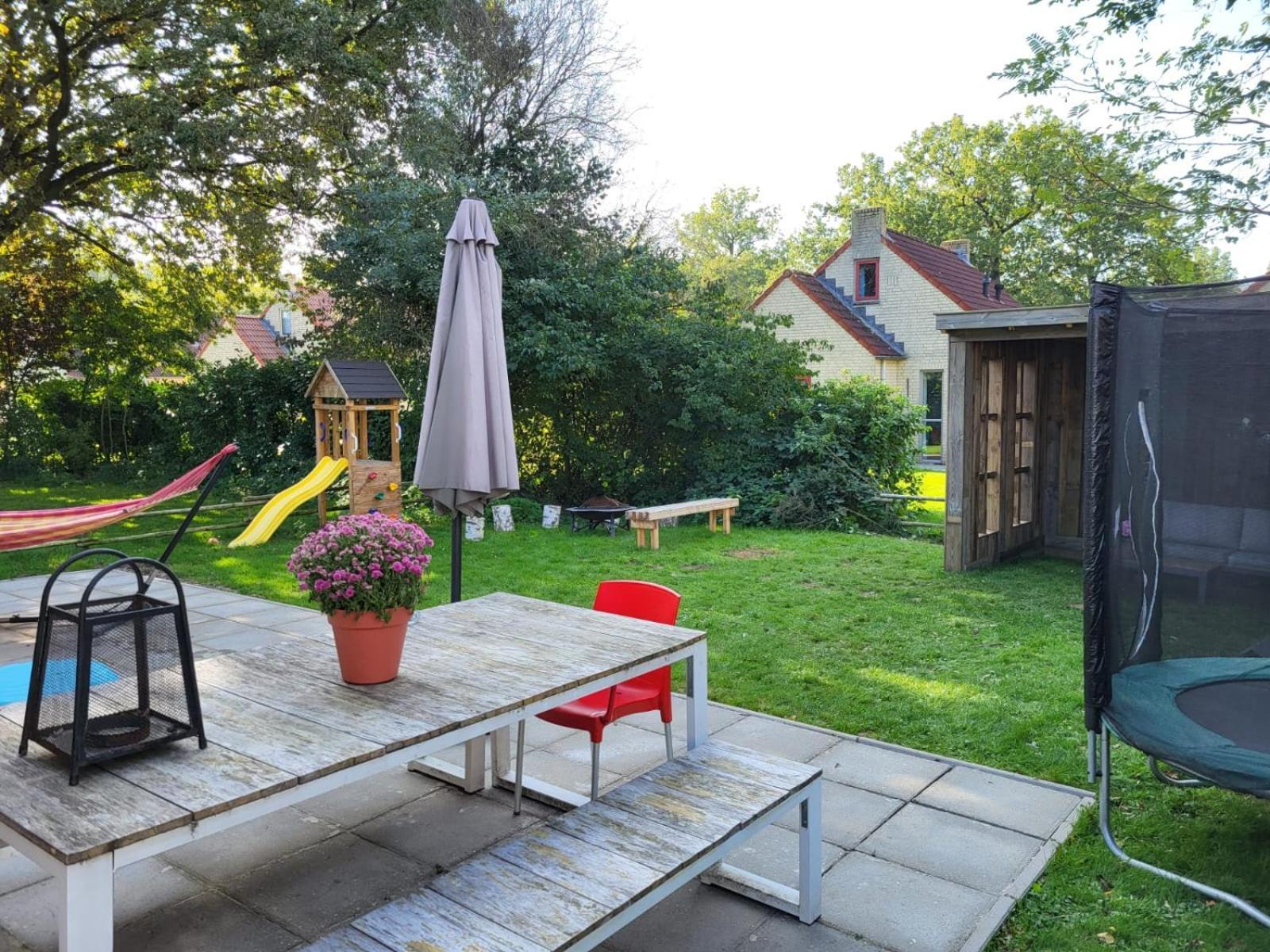 7 Person House With Garden, Firepit, Swimming Lake, Hammock, Child Friendly, In- And Outside Playground, Slide, And Great Coffee Ewijk エクステリア 写真